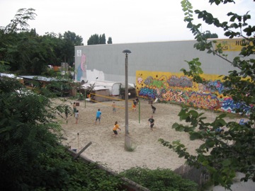 Beach volleyball in Berlin...