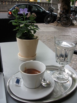 Espresso at Rüdesheim Platz